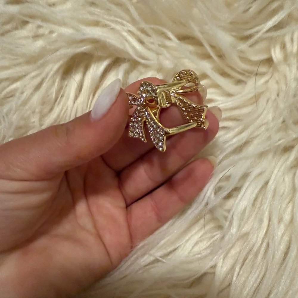 Lot of 3 hair clips